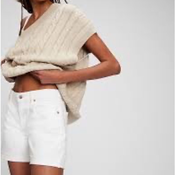 GAP Pants - GAP 32 white 5” shorts